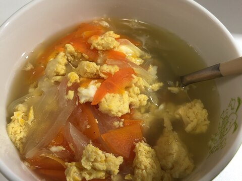 玉ねぎとにんじんたっぷり中華風スープ